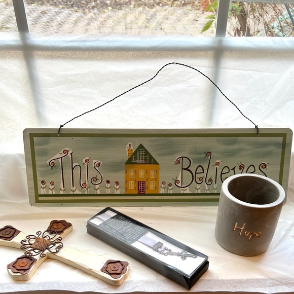 This House Believes Sign Gift Bundle Rustic
Cross Hope Planter & Cross Bookmark - Picture 1 of 14